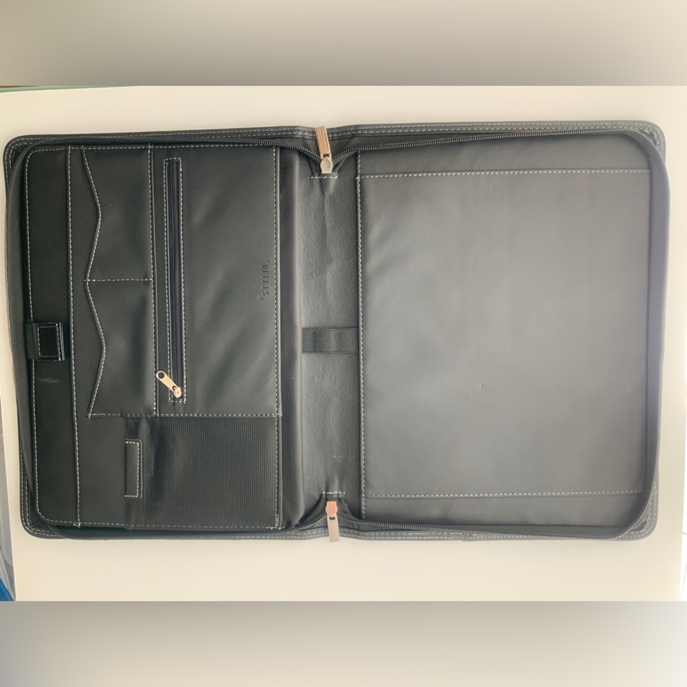 STYLIO Zippered Padfolio Portfolio Binder, Faux Leather Organizer